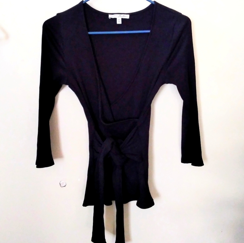Stylish Black Ribbed Quarter Wrap Around Shirt
